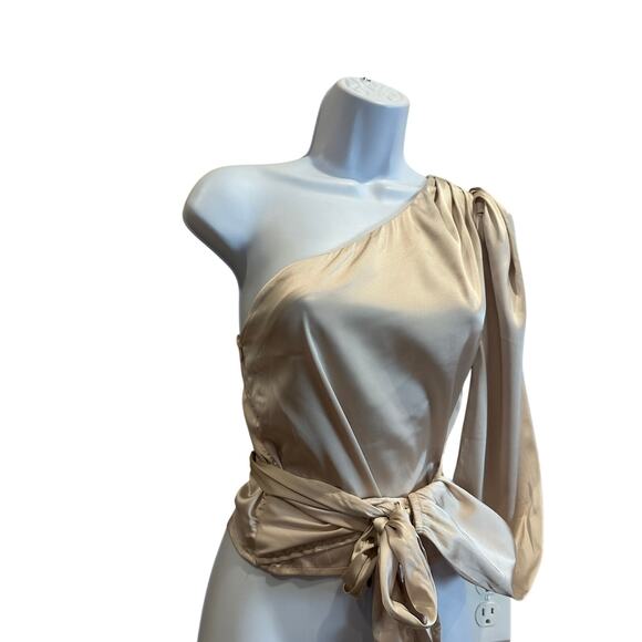 Revolve Beige One Shoulder Satin Wrap Top XXS Romantic Chic More to Come $68 NEW - Picture 7 of 10